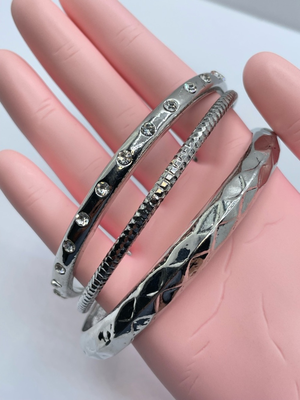 Silver Tone Bangle Bracelet Set Rhinestone Textured Stackable Modern Chic - Picture 2 of 7